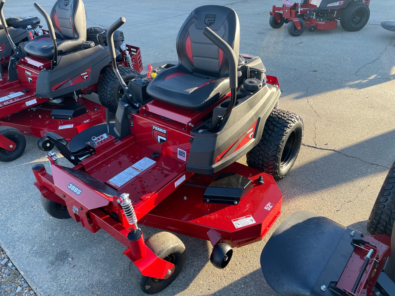 Ferris 300S Series — 52" deck, Kawasaki® FR651V — view 3